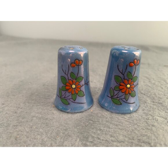 Vintage Japanese Iridescent Blue Salt & Pepper Shakers Floral Design 1950s - Picture 5 of 9